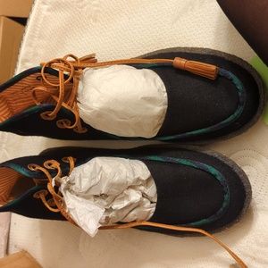 Deenie black wool shoes size 8 80% 20 bootie